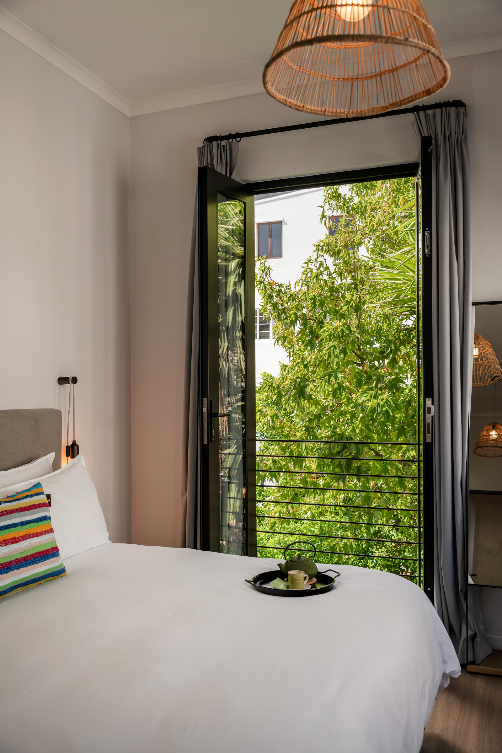 Cosy room at iGadi House — view 2