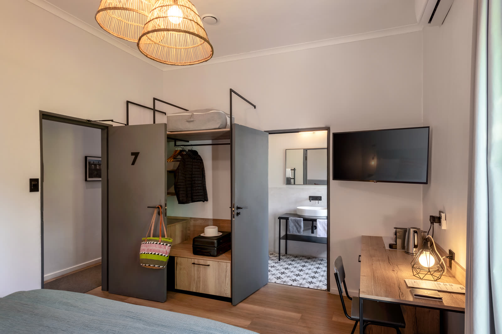 Cosy room at iGadi House — view 10