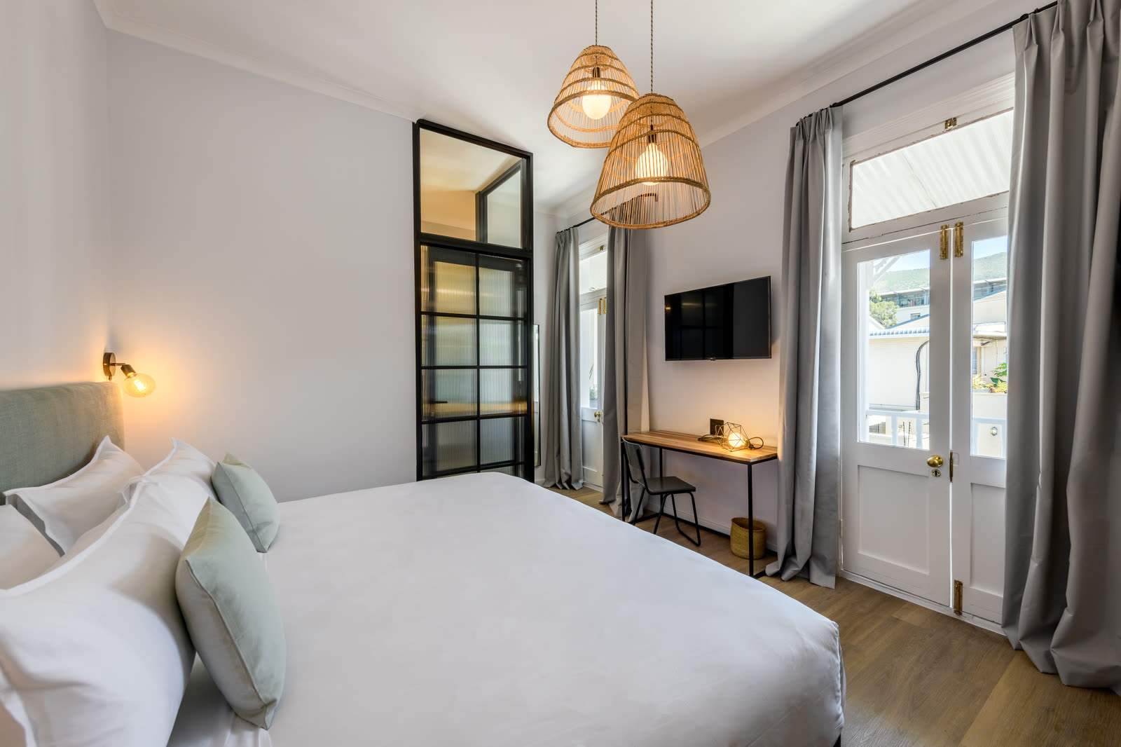 Cosy + room at iGadi House — view 5